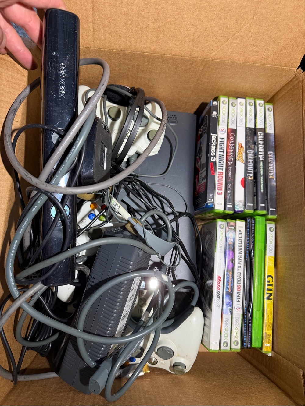 X-BOX 360 console bundle w/ KINECT/CONTROLLERS / GAMES